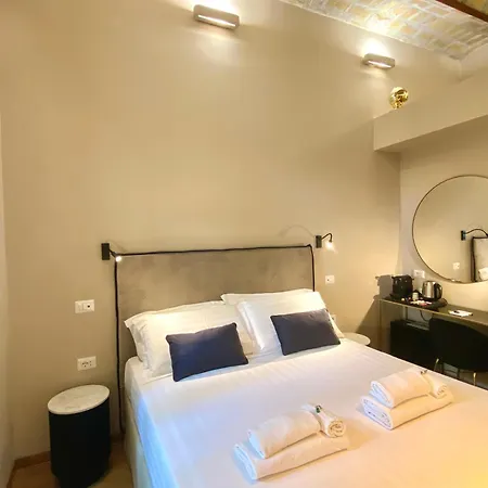 Queen Of Luxury Rome