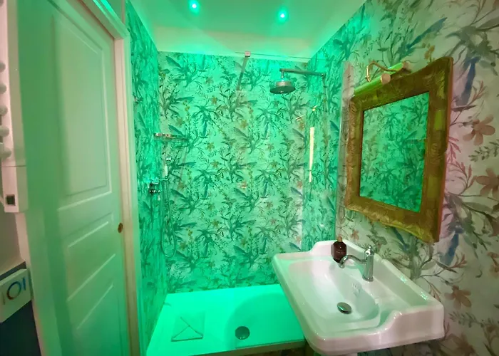 Queen Of Luxury Guest house 4*
