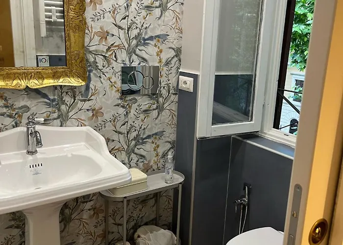 Queen Of Luxury Rome